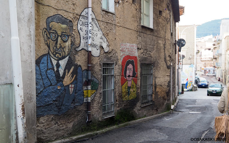 オルゴソロの壁画ムラーレス　政治