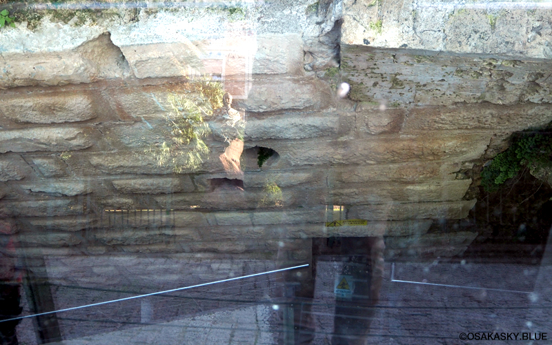アラゴン城の地下墓地